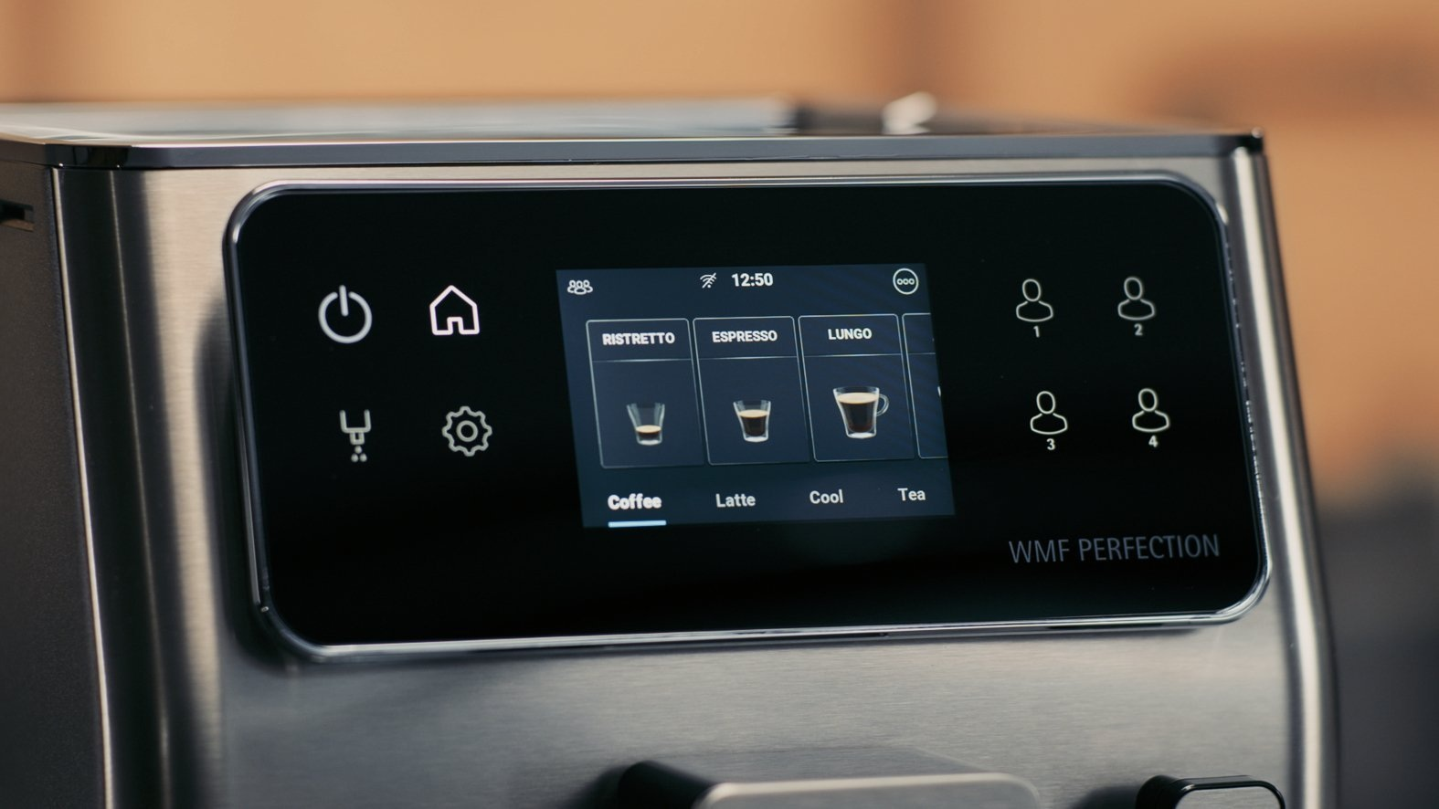 Wyświetlacz ekspresu do kawy z opcjami ristretto, espresso i lungo.