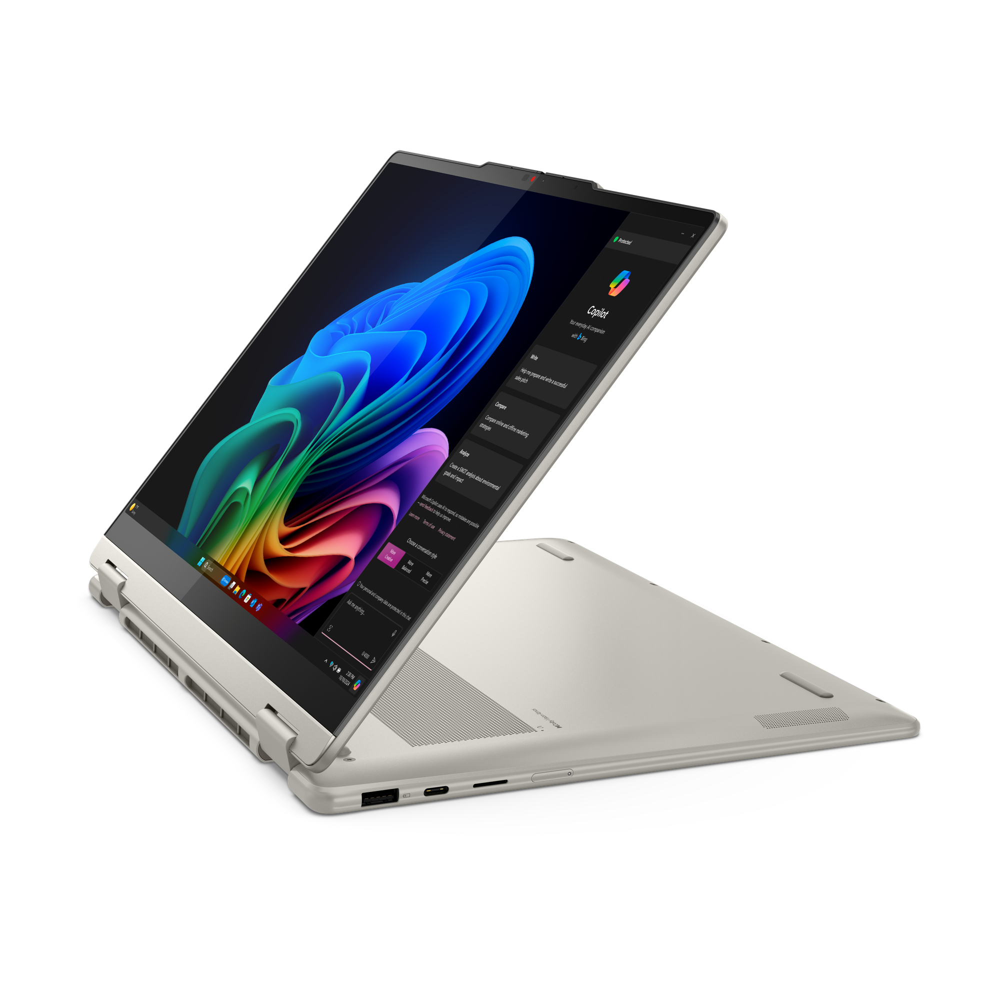 Ein silberner Laptop, im Winkel geöffnet, zeigt ein farbenfrohes abstraktes Bild auf weißem Untergrund.
