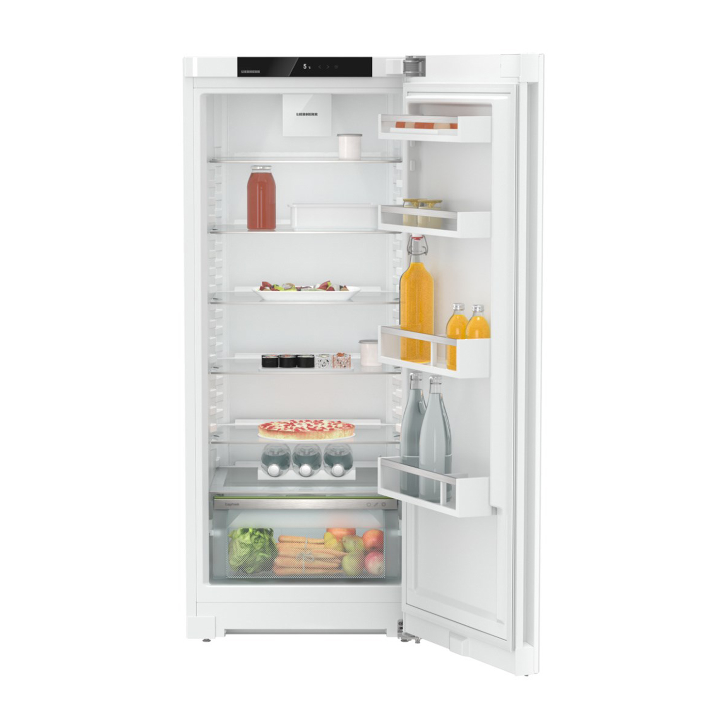 Frigorifero bianco con porta aperta. Cibo e bottiglie all'interno.