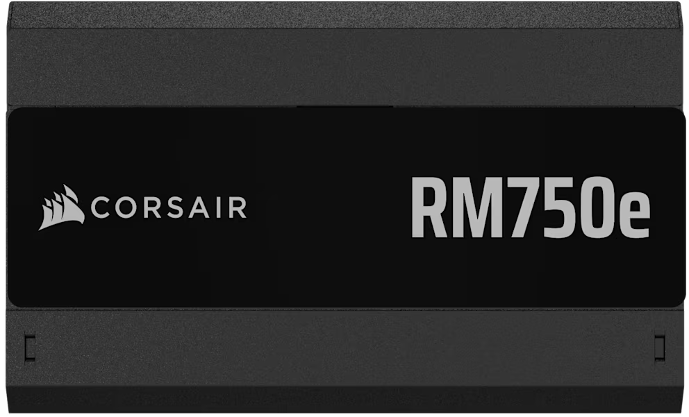 Schwarzes Corsair RM750e Netzteil mit den Texten 'CORSAIR' und 'RM750e'.