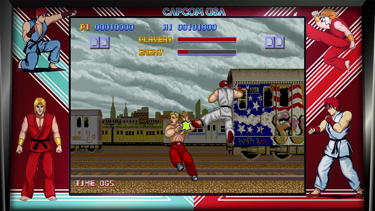 Schermo di un gioco arcade con scena di combattimento e personaggi.