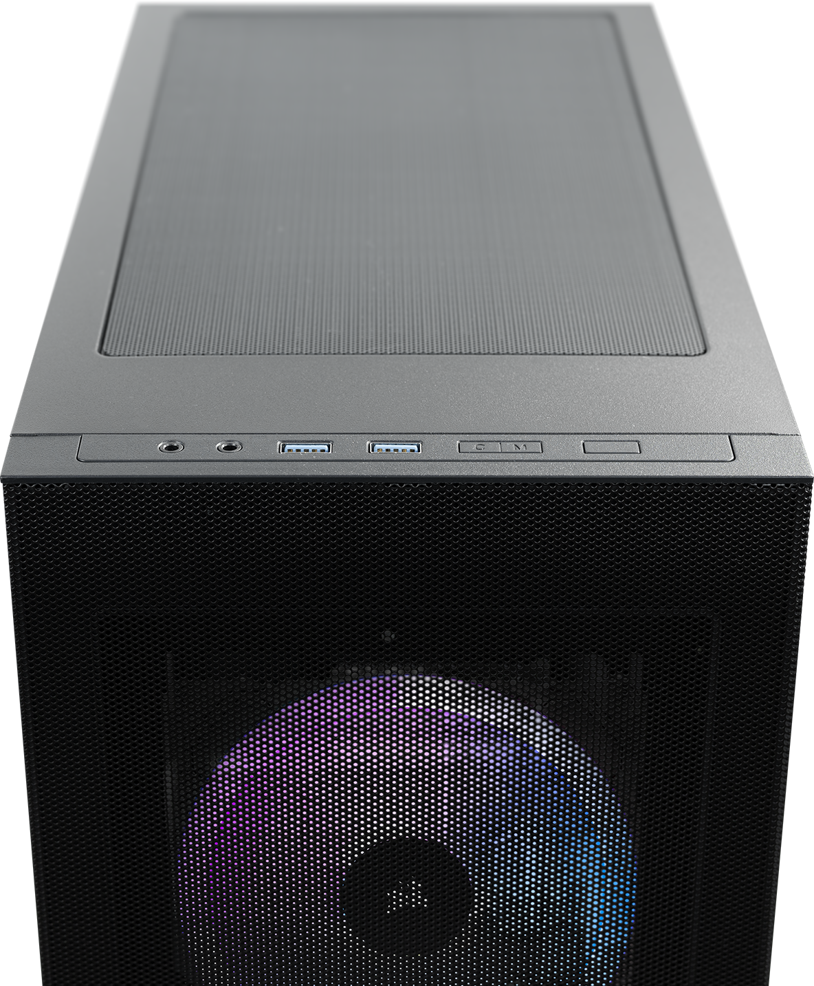 Ein Computergehäuse mit Mesh-Front, sichtbaren Anschlüssen und einem Innenraum mit Lüftern.
