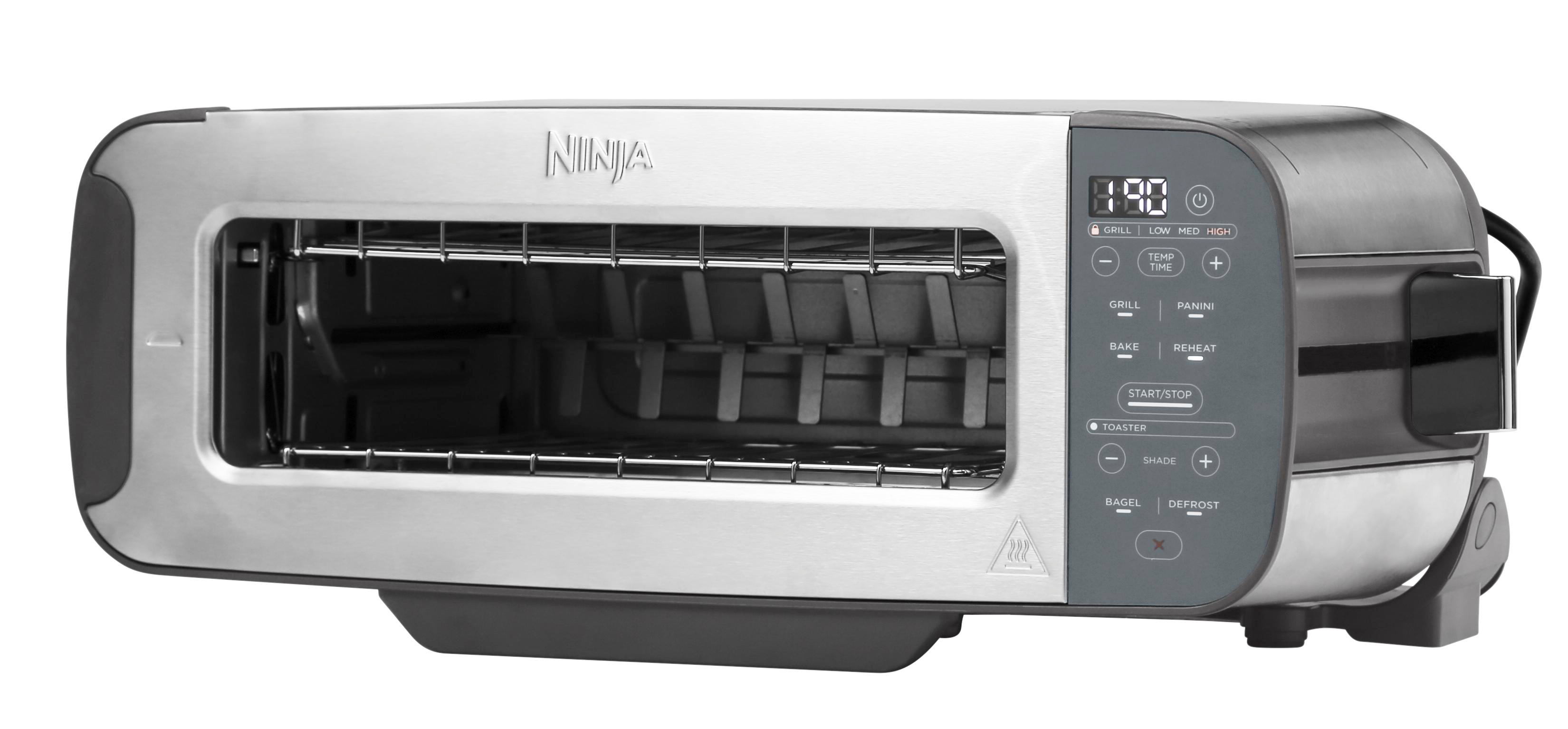 Ein silberner Ninja Toaster-Ofen mit digitaler Anzeige.