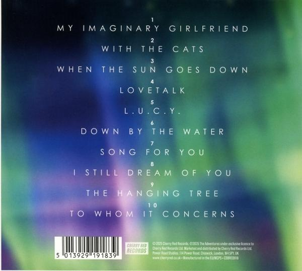 Rückseite des Albums mit Songtiteln. Der Hintergrund ist eine Mischung aus Blau und Grün.
