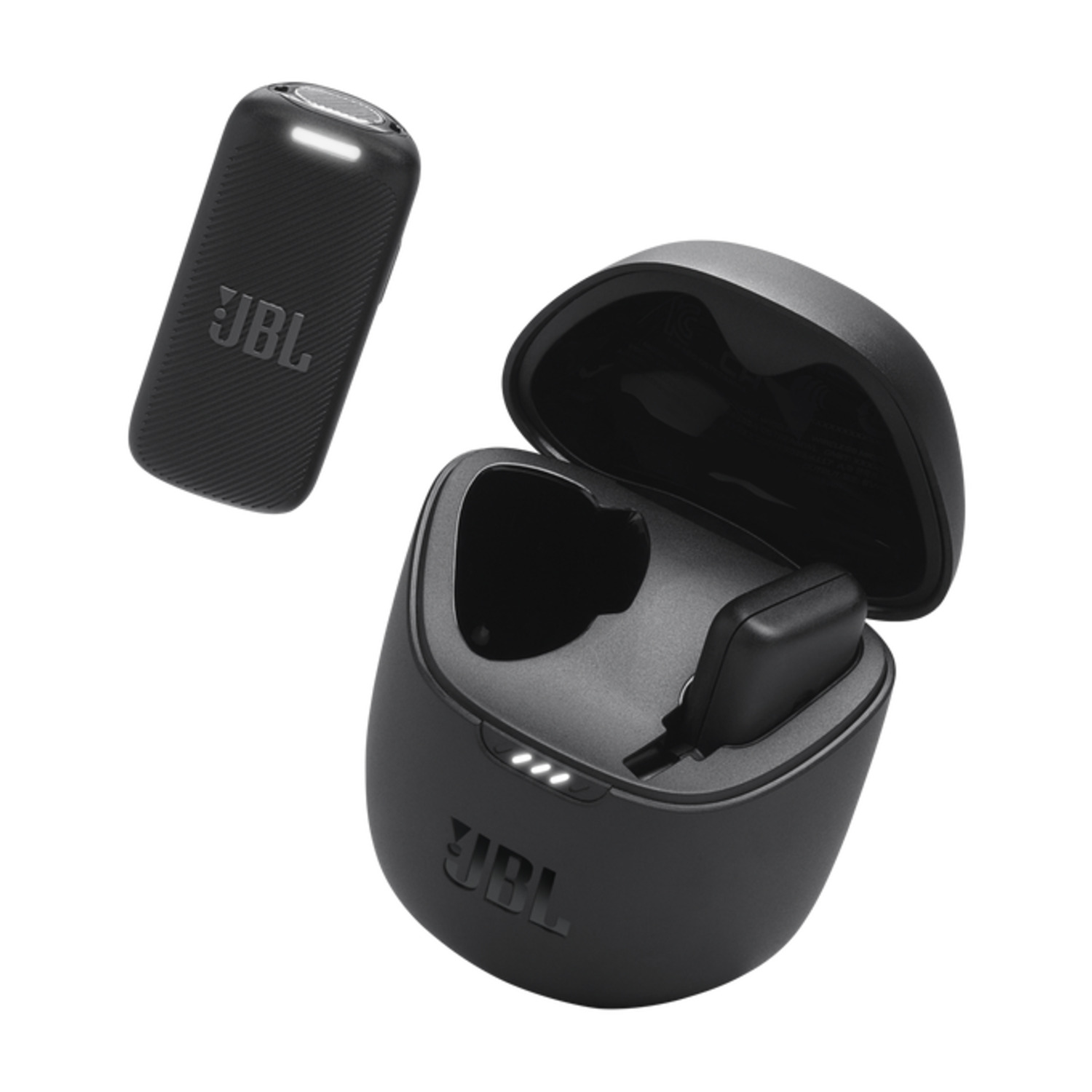 Zwarte JBL oordopjes met oplaadcase, witte achtergrond.