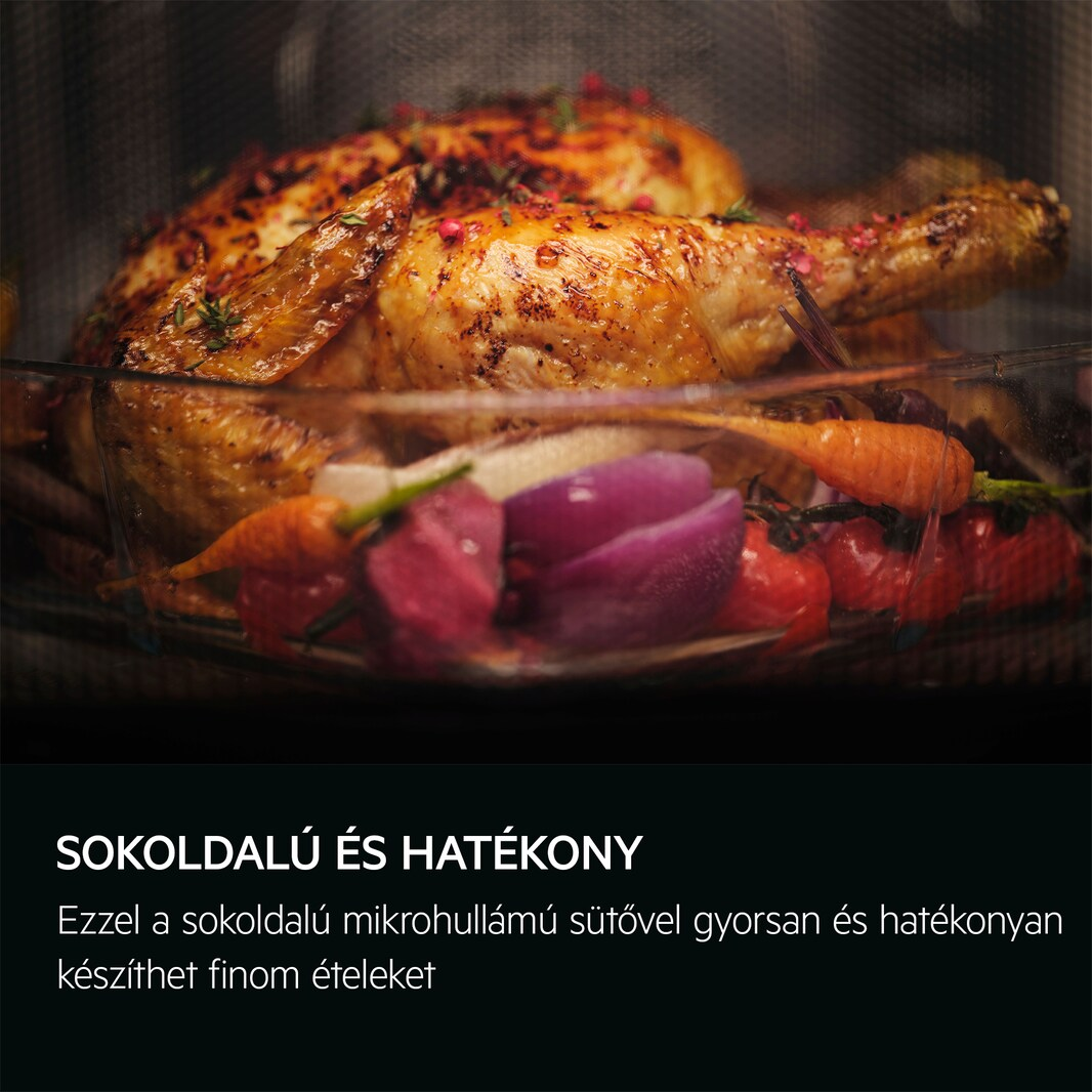 Sült csirke zöldségekkel egy üvegtálban. Fekete háttér szöveggel.