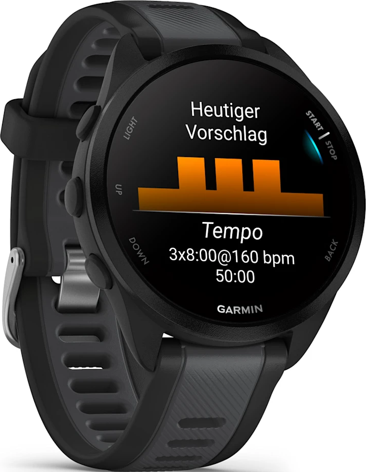 Montre intelligente Garmin noire avec données d'entraînement. La montre a des détails noirs et gris.