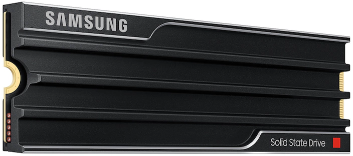 Fekete Samsung SSD bordázott kialakítással, a márkanév látható.