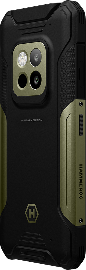 Robusztus okostelefon három kamerával és a 'MILITARY EDITION' felirattal.