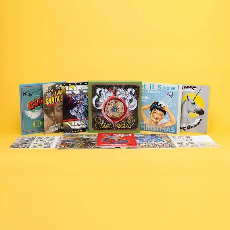 Eine Sammlung bunter Buchcover auf gelbem Hintergrund.