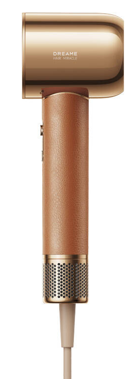 Złota i brązowa suszarka do włosów z uchwytem imitującym skórę i białym tłem.