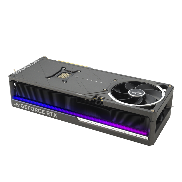 Eine Grafikkarte mit Lüfter, GeForce RTX-Markenzeichen und Republic of Gamers-Logo.