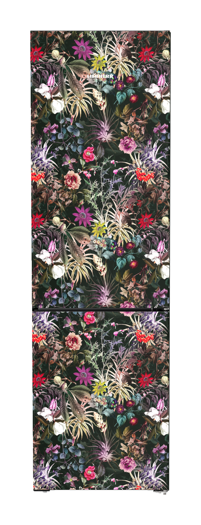 Ein Kühlschrank mit floralem Muster. Ein dunkler Hintergrund. Das Muster ist eine Mischung aus Blumen und Blättern.