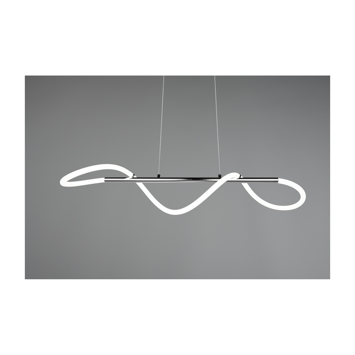 Un moderno apparecchio di illuminazione bianco e argento. Ha un design curvo, appeso al soffitto.