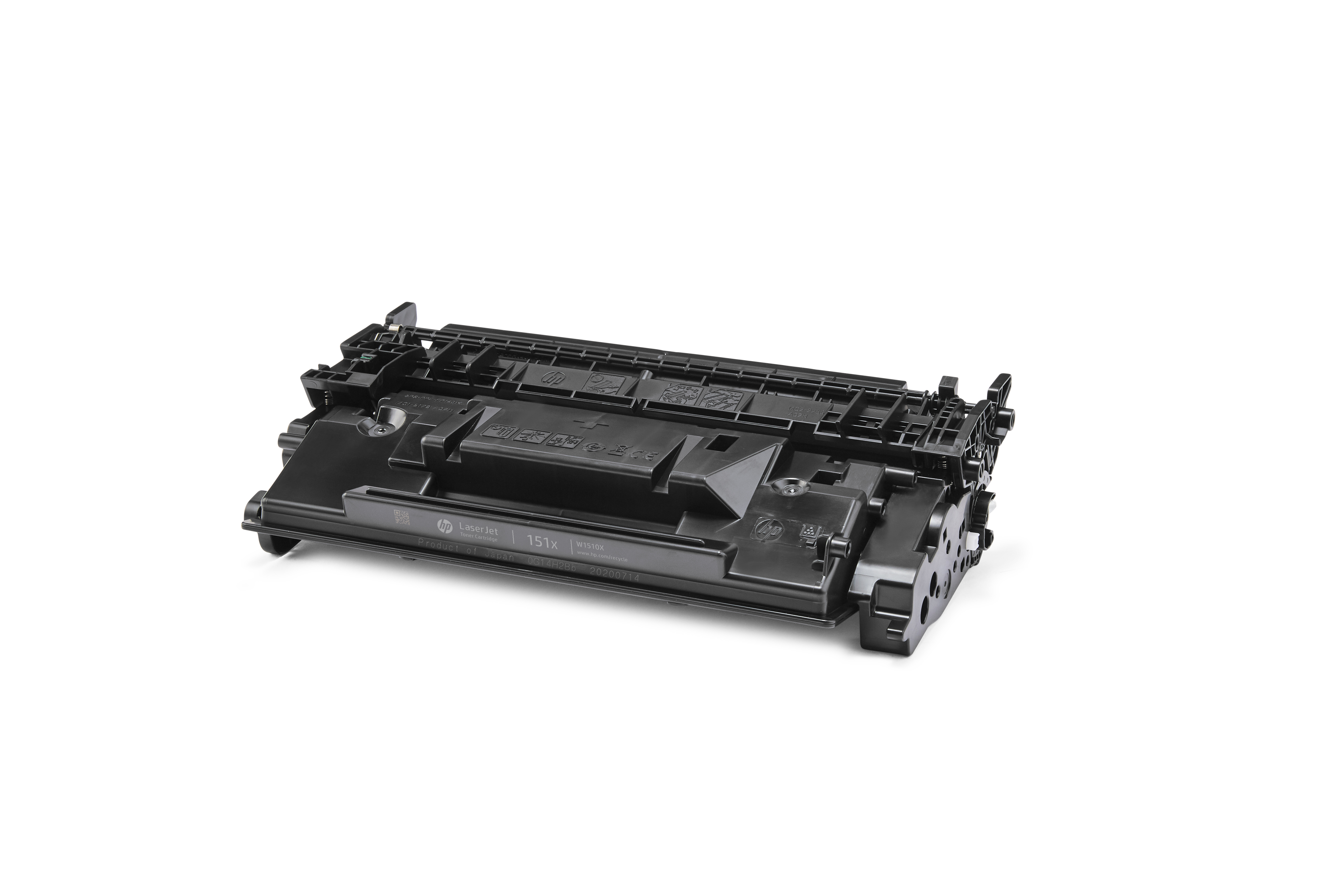 Beyaz zeminde siyah yazıcı toner kartuşu. Etiket görünür. Açılı görünüm.