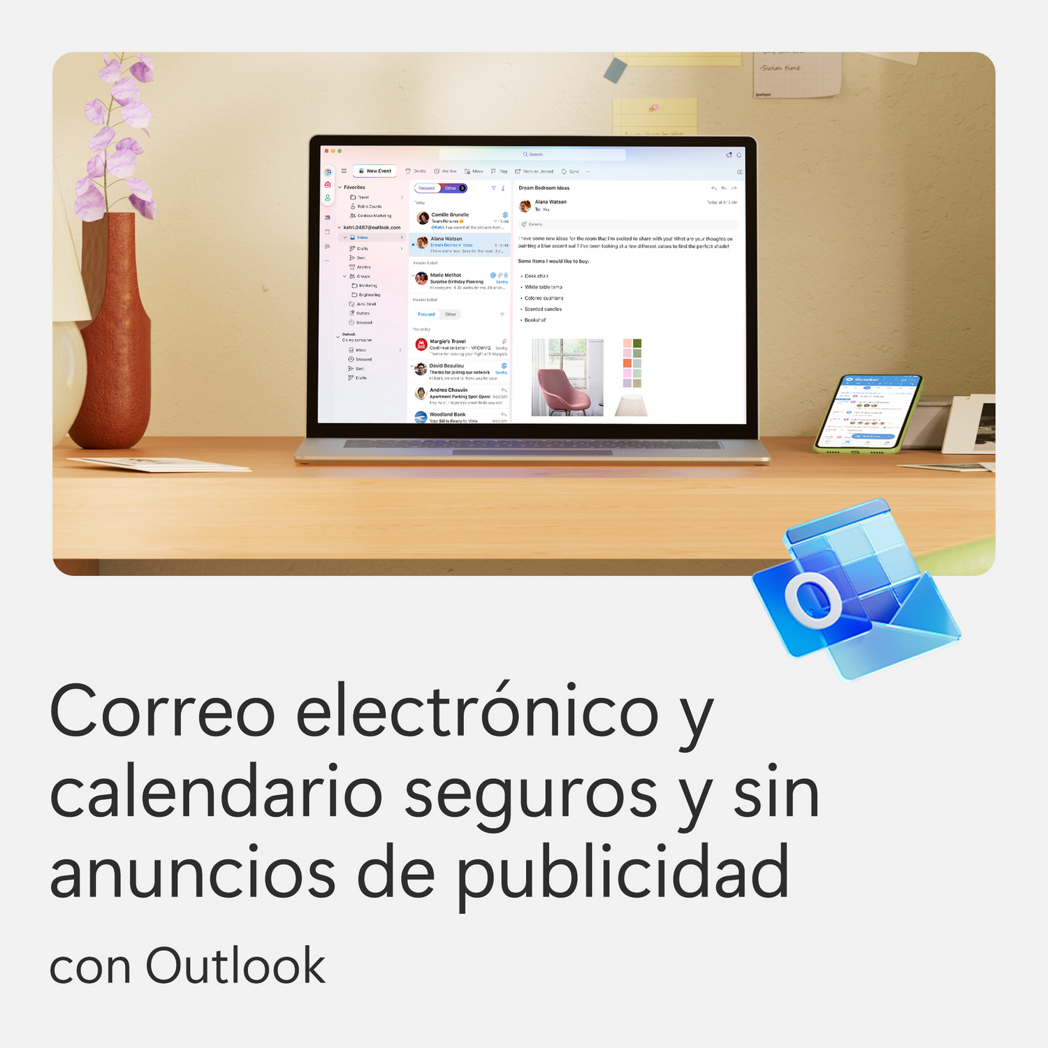 Ordenador portátil sobre una mesa de madera mostrando la interfaz de Outlook, con una tableta al lado.