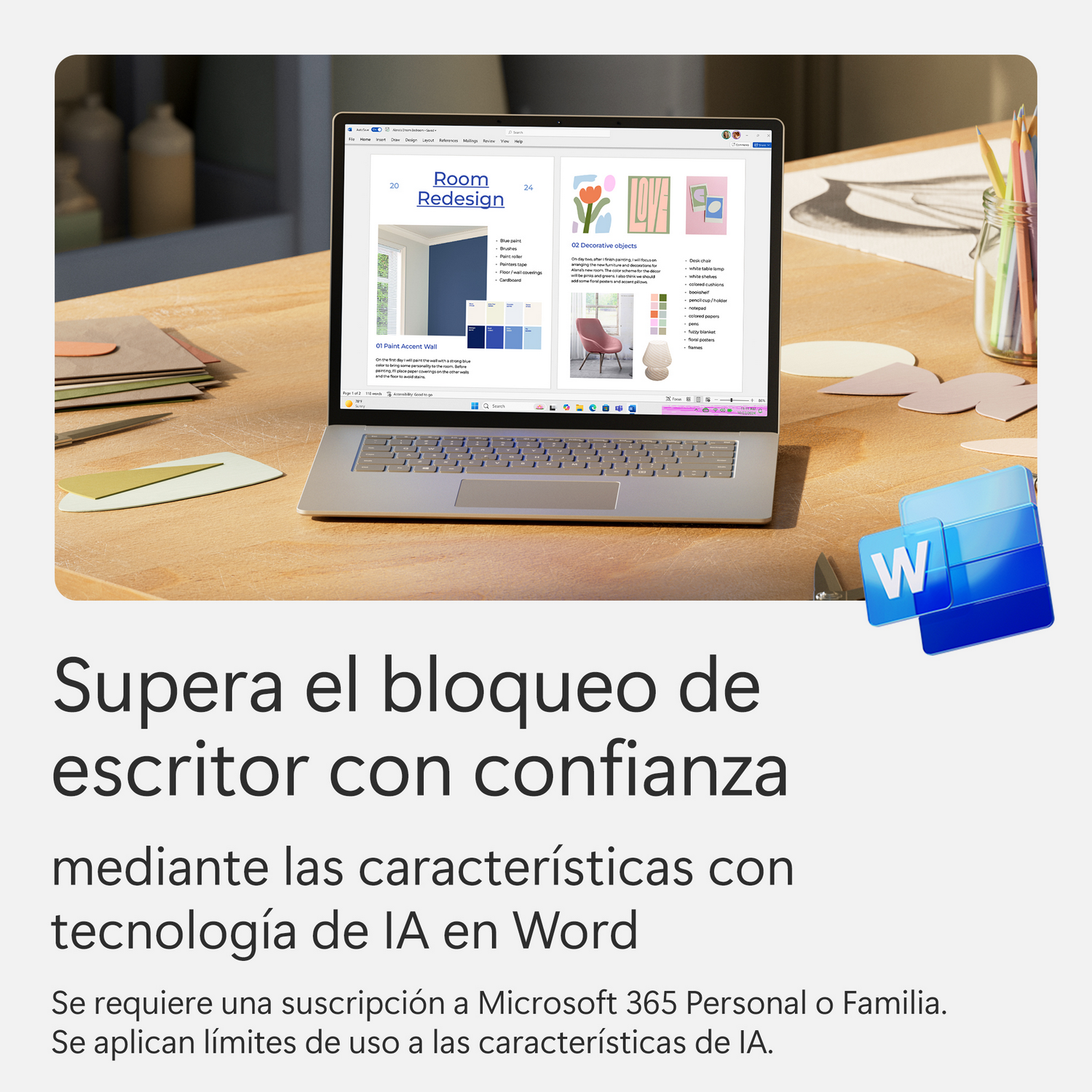 Ordenador portátil sobre mesa de madera con software de diseño, con texto relacionado con la escritura.