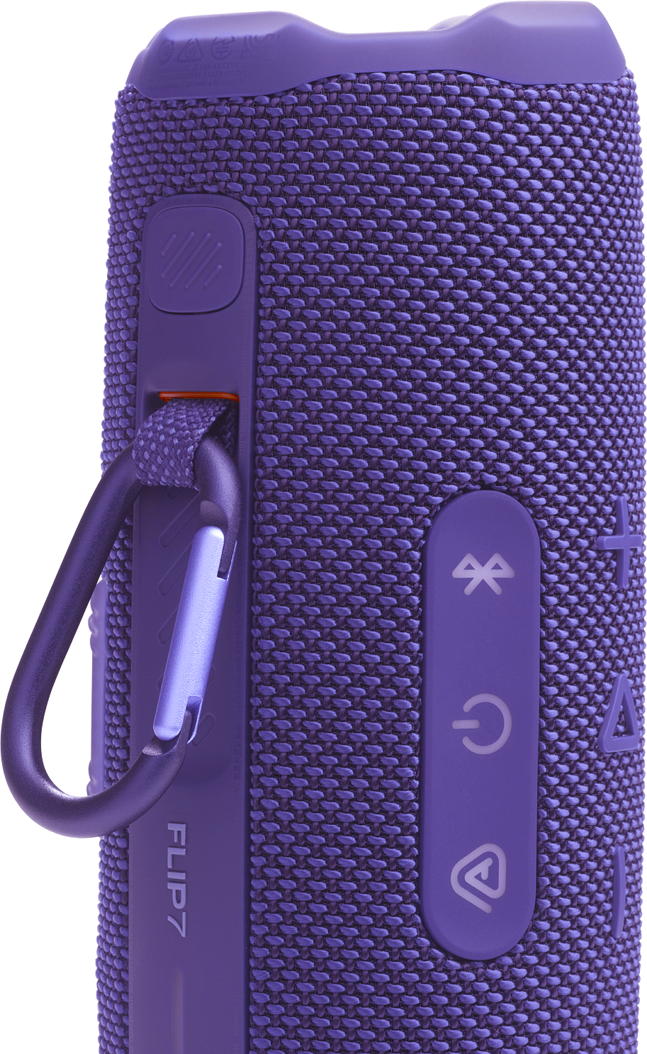 Egy lila hordozható hangszóró közeli képe karabinerrel, bekapcsoló- és Bluetooth-gombokkal az oldalán.