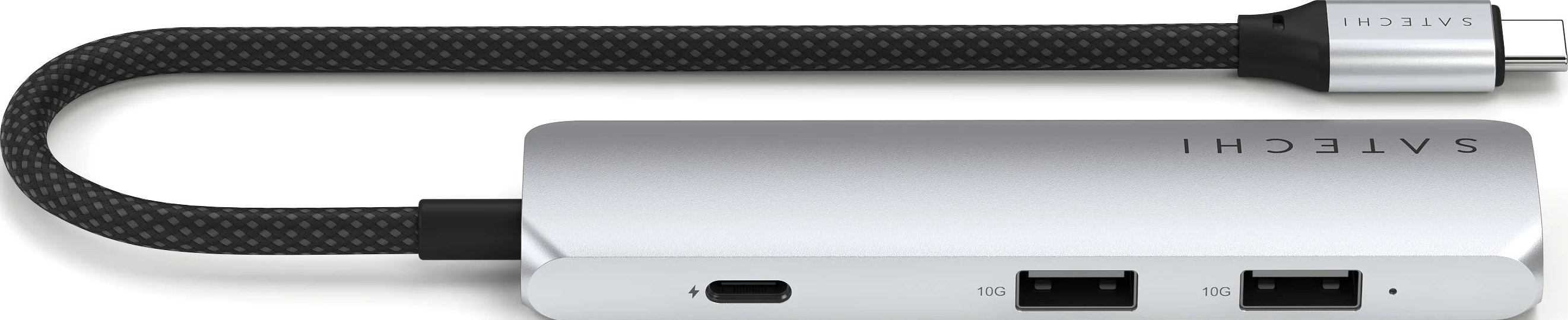 Silberner Satechi USB-C-Hub mit USB- und USB-C-Anschlüssen und einem schwarzen geflochtenen Kabel.