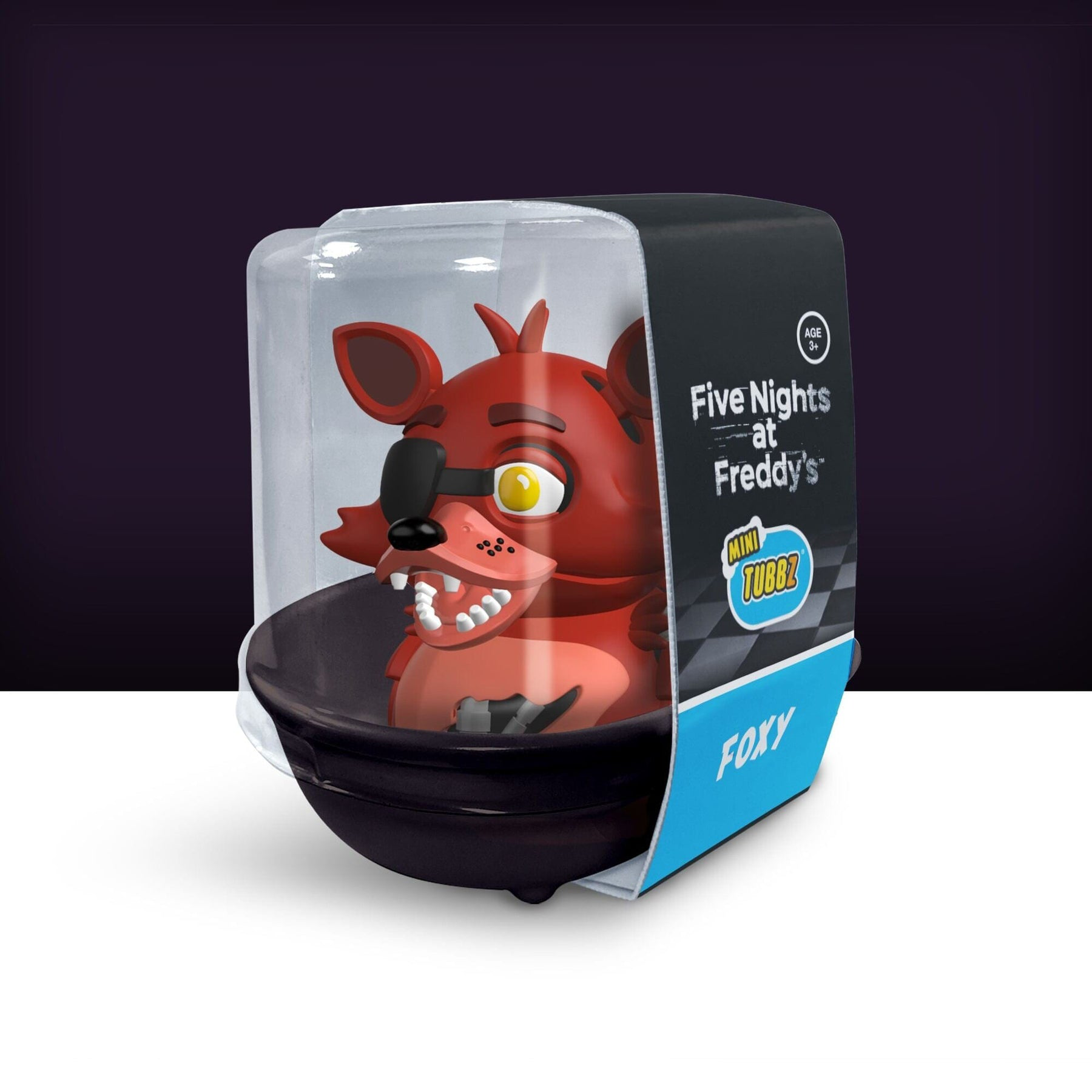 Foxy, a Five Nights at Freddy's vörös rókaszereplője, műanyag bemutatóban csomagolva.
