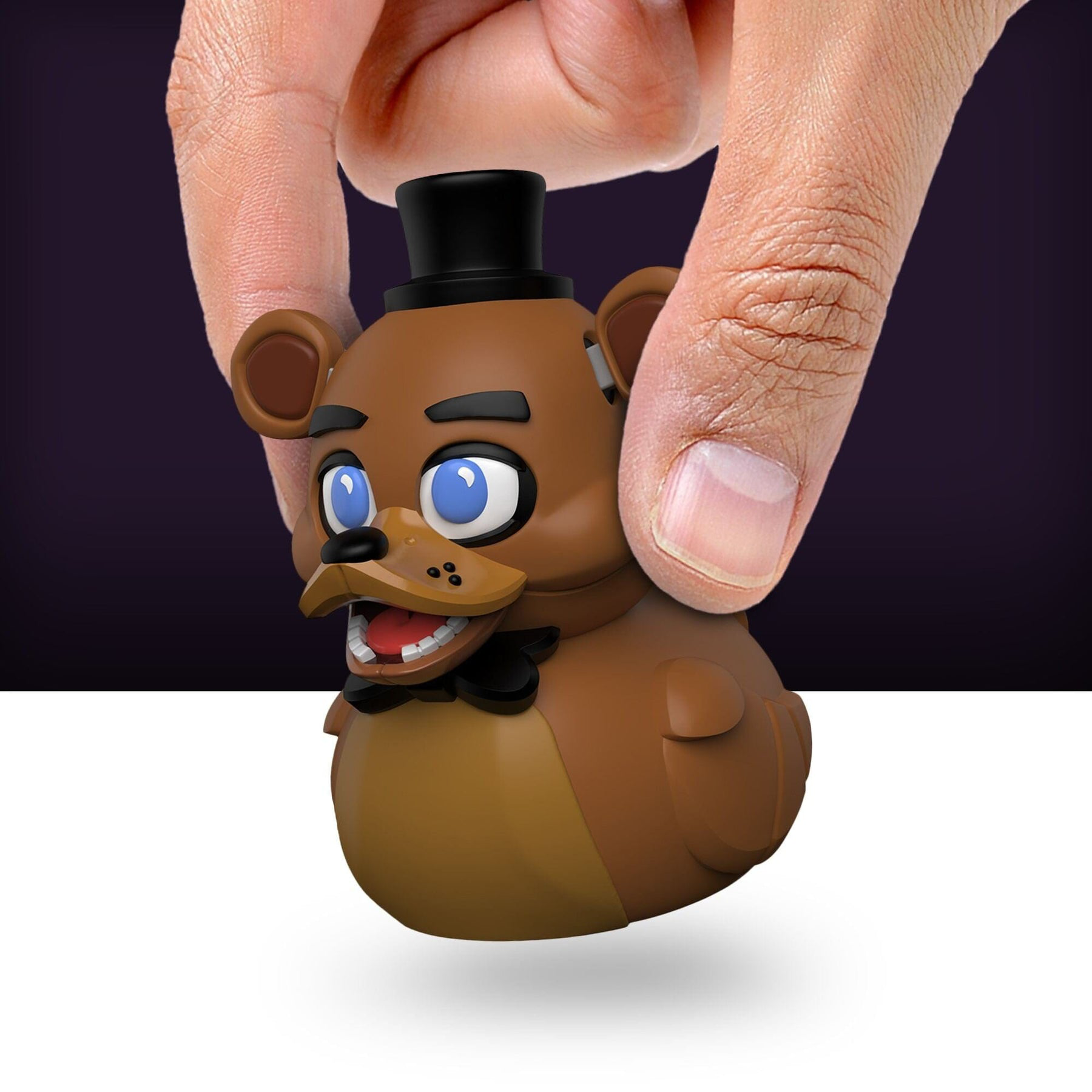 Freddy Fazbear gumikacsa játék.