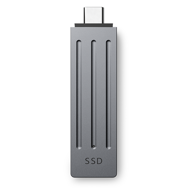 Una pequeña unidad SSD gris con conector USB-C, alineada verticalmente sobre fondo blanco.