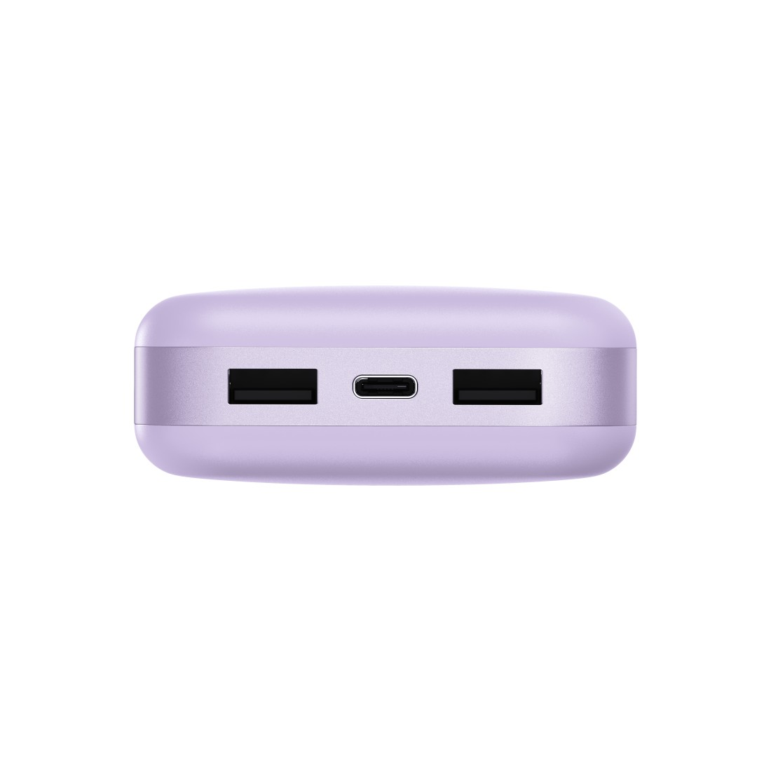 Ein lavendelfarbener Powerbank mit zwei USB-A-Anschlüssen und einem USB-C-Anschluss.
