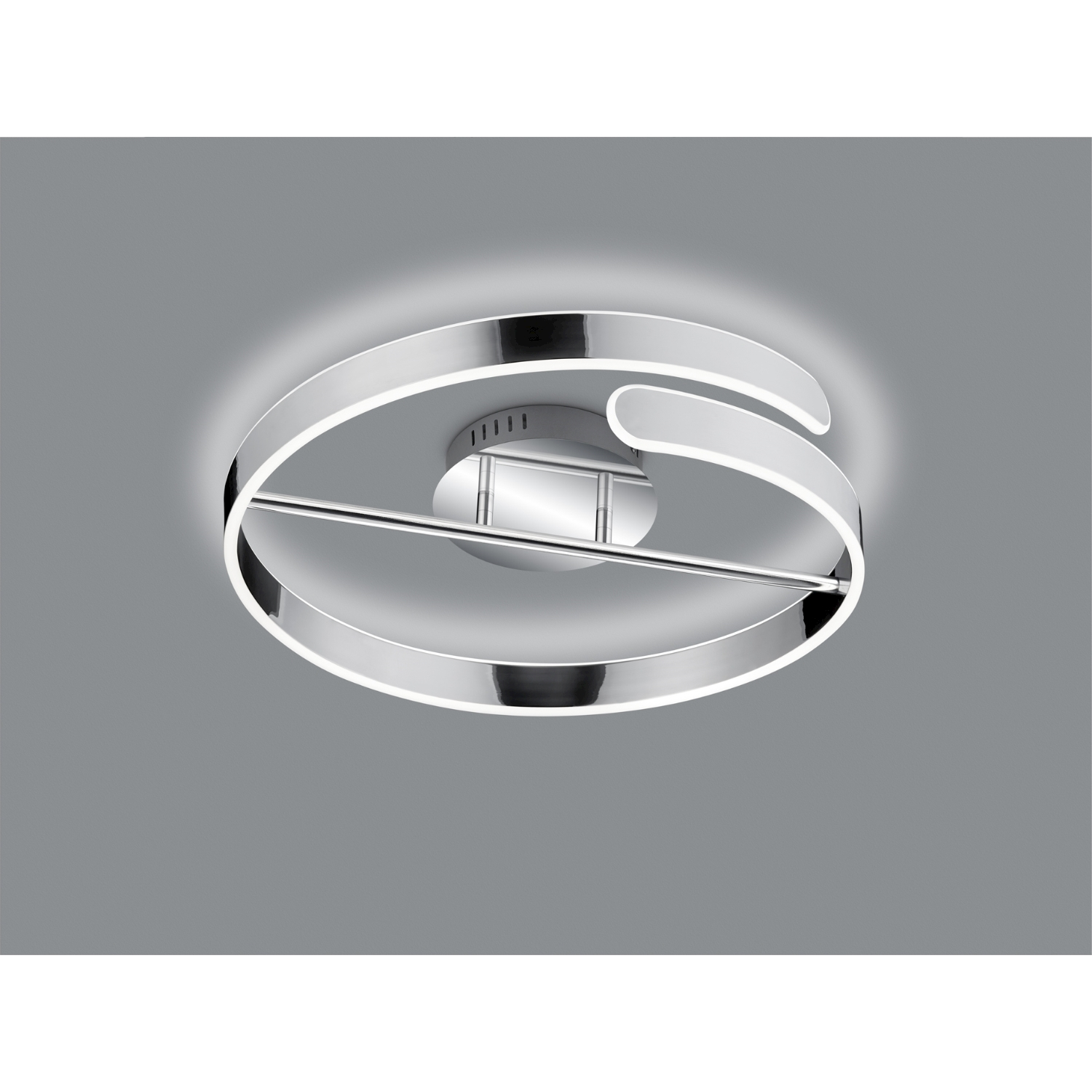 All'interno di un frigorifero bianco sono visibili un quadrante e un apparecchio di illuminazione.