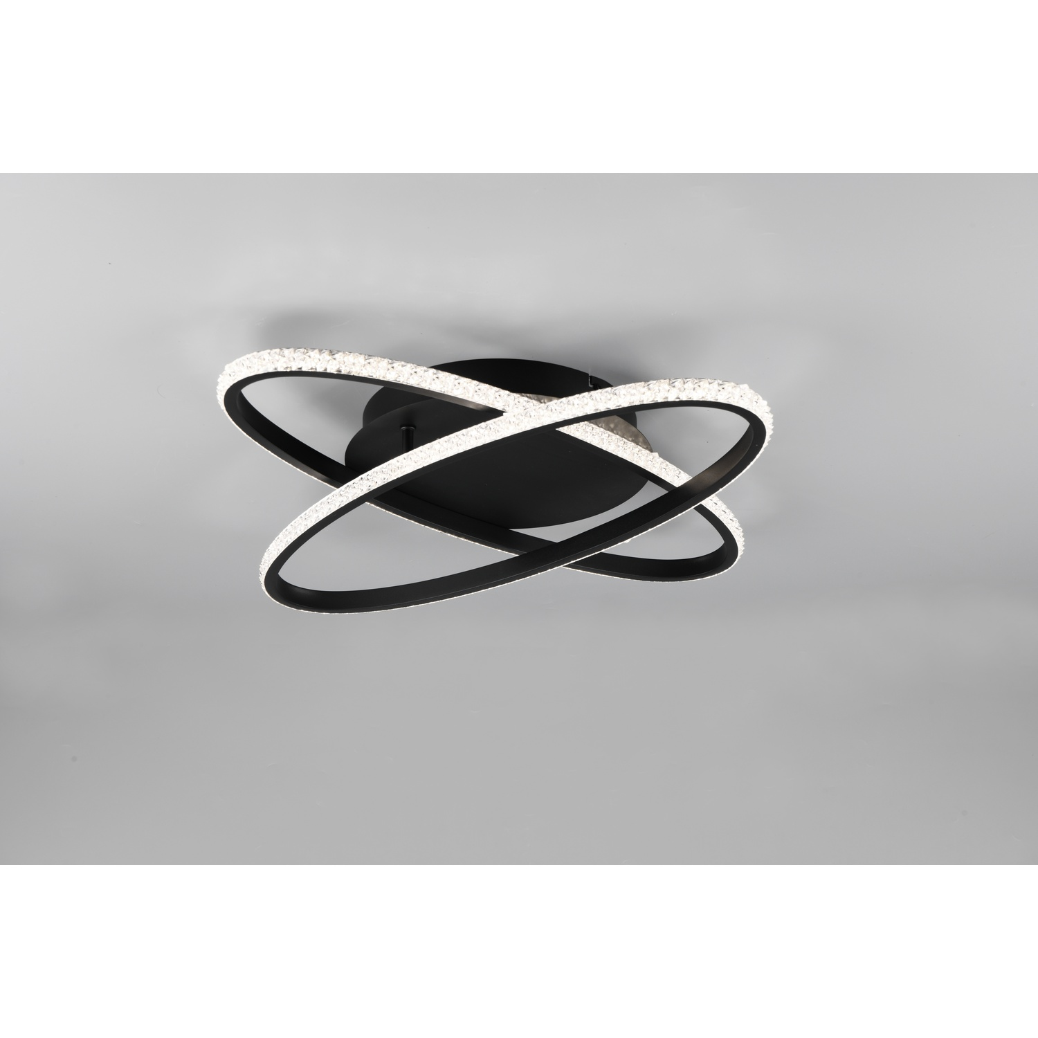Lampada da soffitto moderna con cornice nera e un anello di luci integrate.