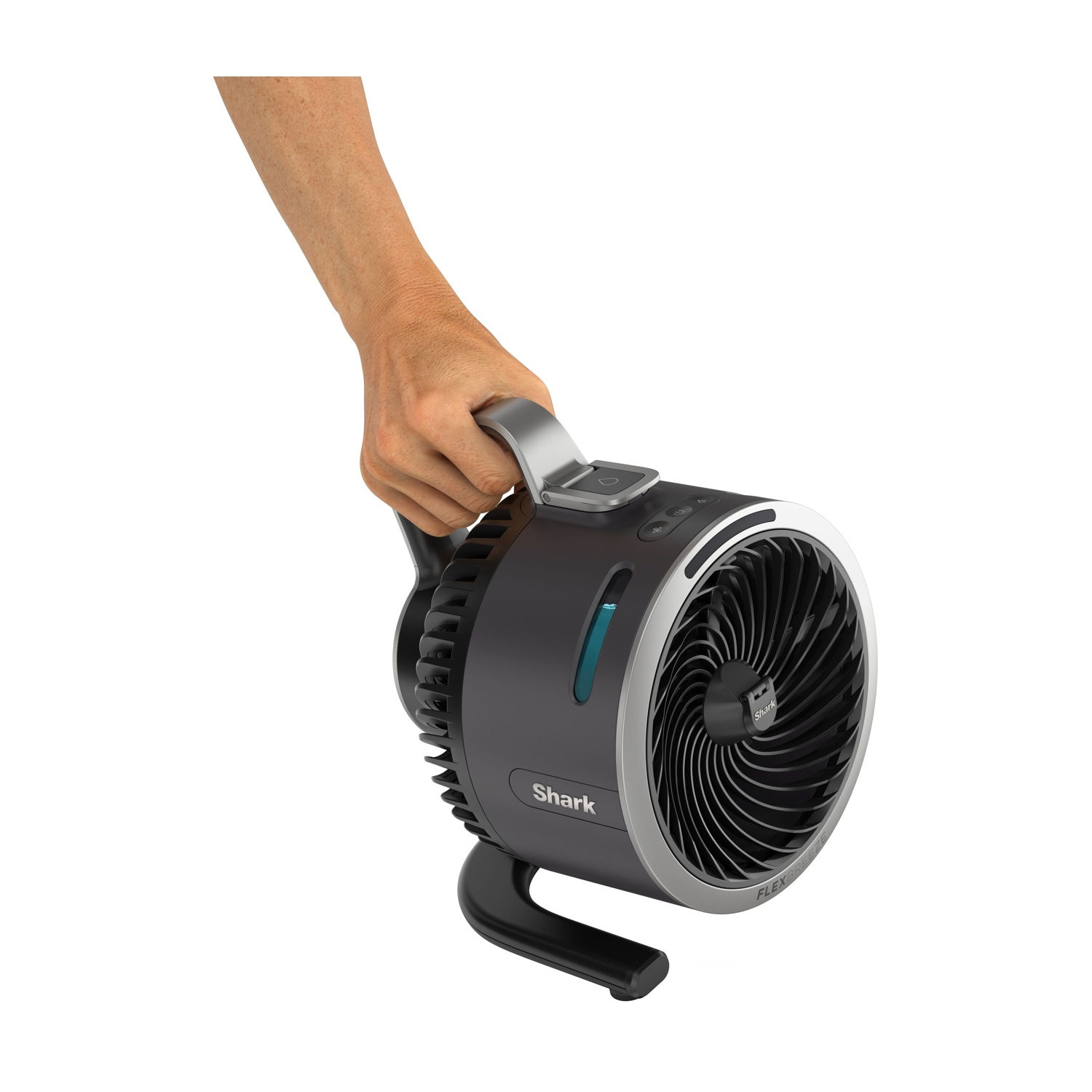 Ventilatore nero e argento tenuto da una mano. Il ventilatore ha una maniglia curva.