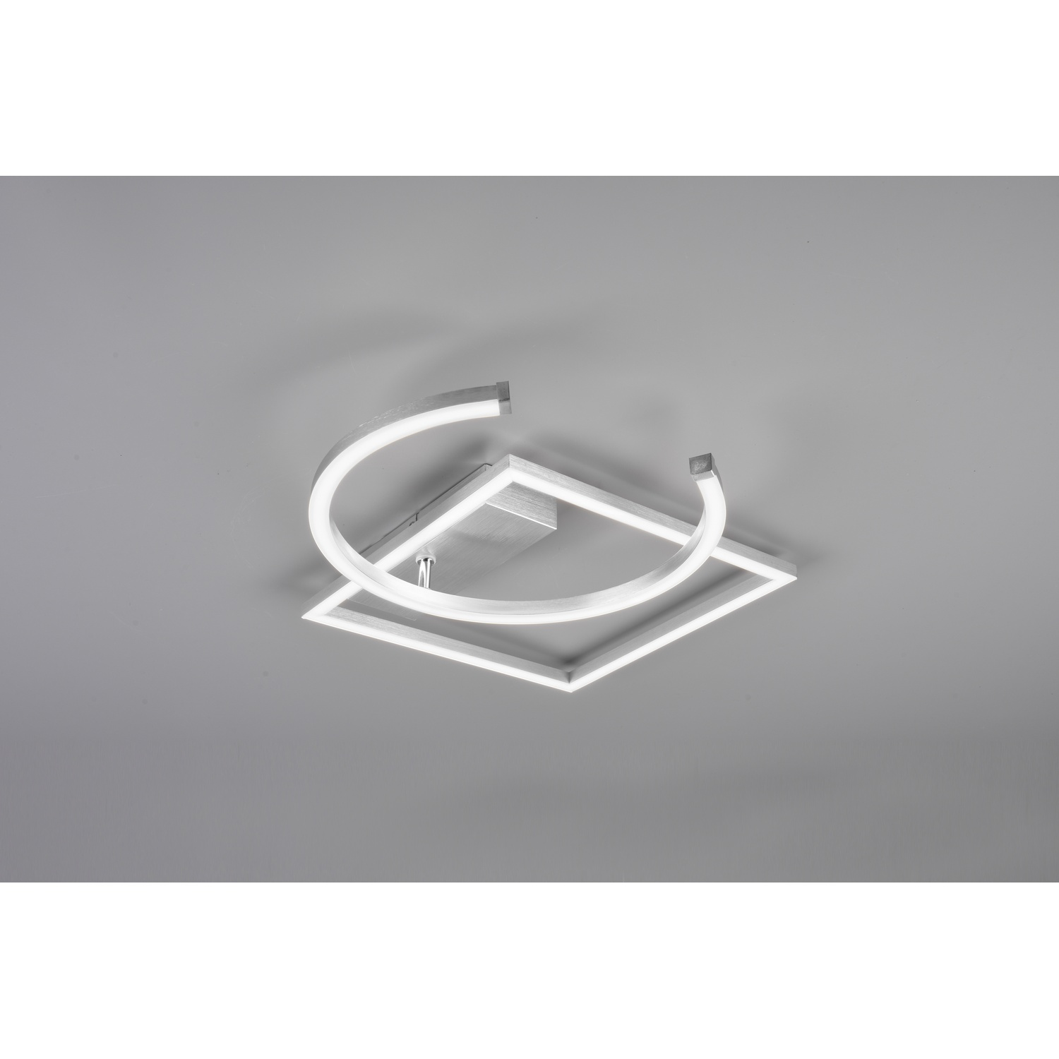 Un moderno apparecchio di illuminazione a soffitto con un design quadrato e curvo e illuminato.