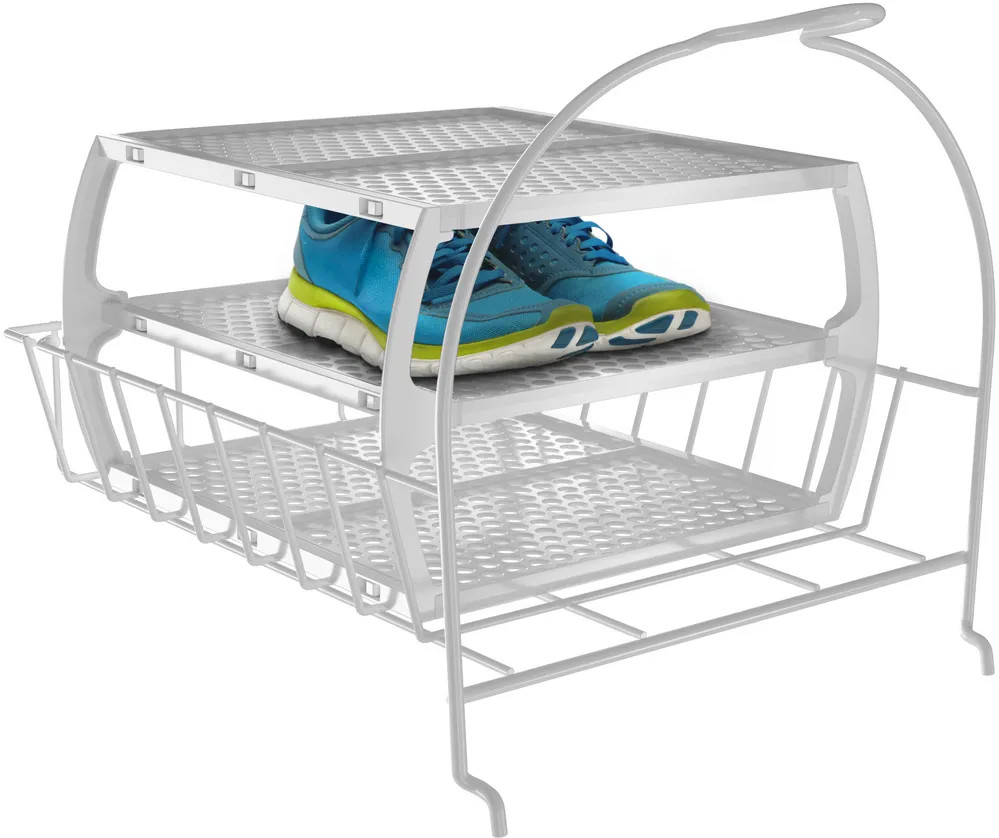 Biała półka na buty z dwoma poziomami, na których leży para niebiesko-żółtych butów sportowych.