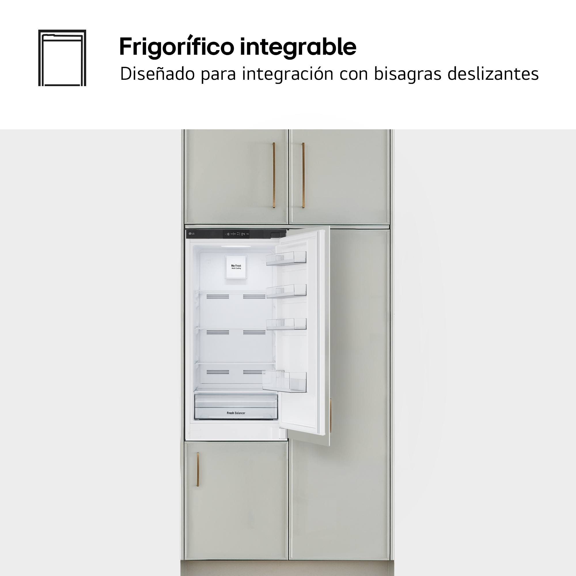 Refrigerador empotrado con puerta abierta que muestra estantes, cajones y una etiqueta 'Fresh Balancer'.