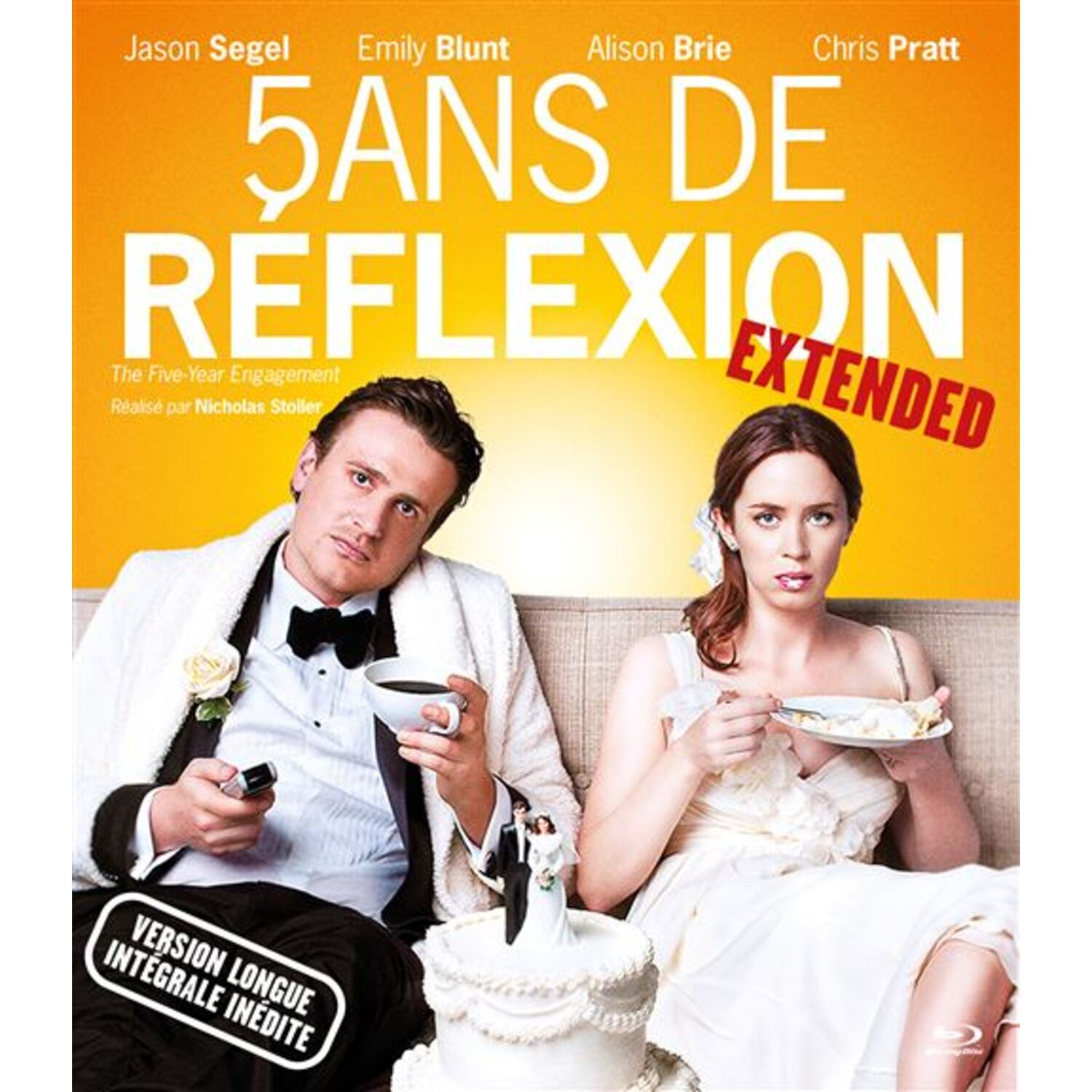 Couverture de film avec deux personnes et un gâteau avec un gâteau de mariage.