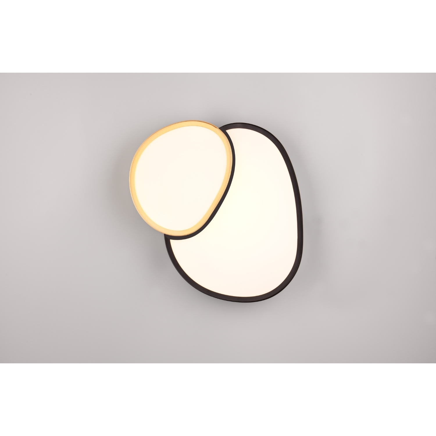 Lampada da soffitto moderna e astratta con due pannelli luminosi ovali bianchi su sfondo grigio.