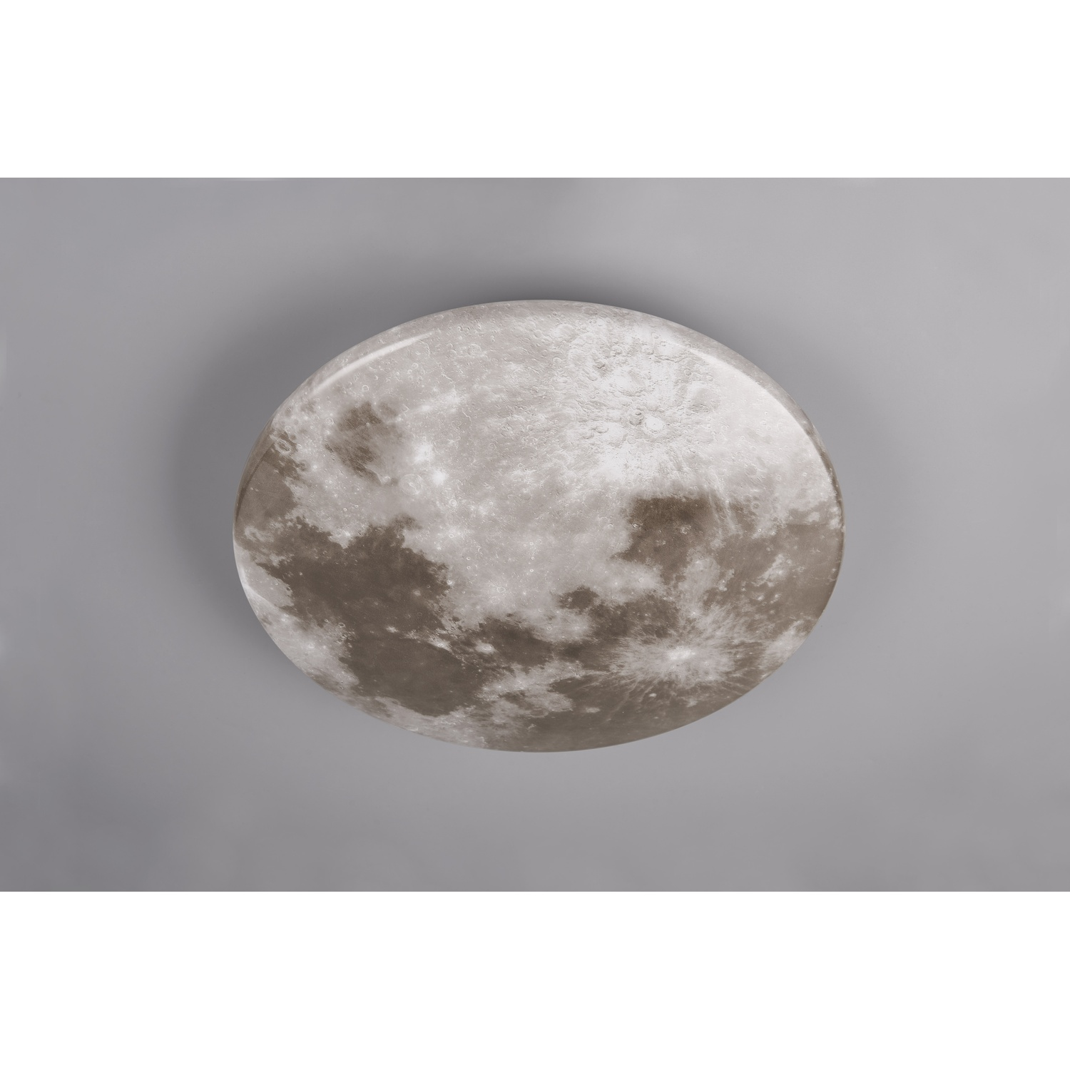 Immagine dettagliata della luna, con crateri e ombre su sfondo grigio.