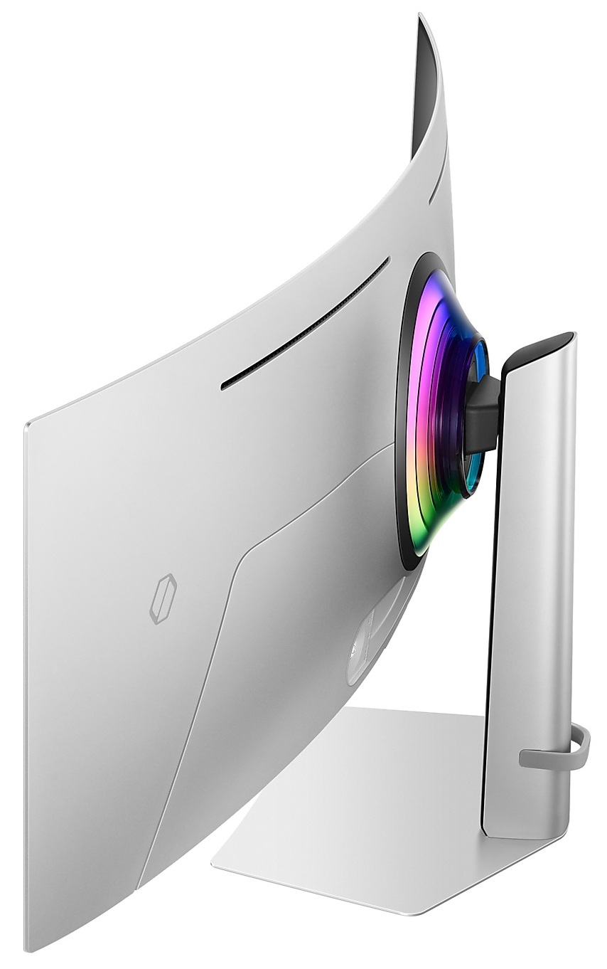 Zakrzywiony biały monitor z podświetleniem RGB z tyłu. Srebrna podstawa i logo.