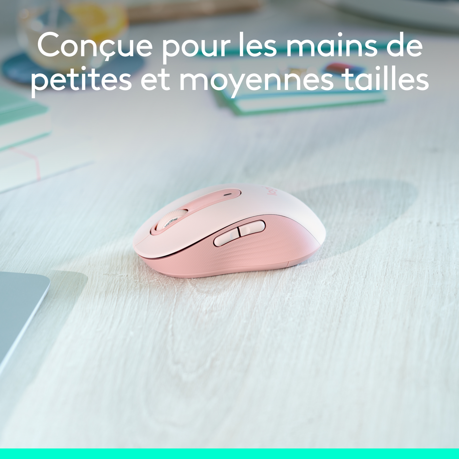 Une souris d'ordinateur blanche avec SmartWheel, sur fond clair avec des barres vertes.