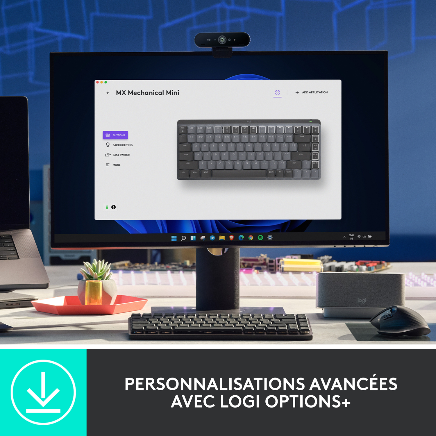 Un clavier et un écran d'ordinateur. L'écran affiche les options de personnalisation du clavier. Une souris est à droite.