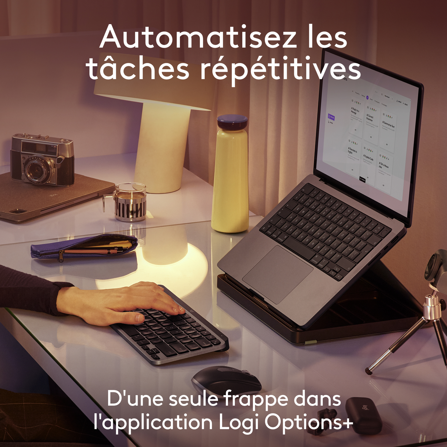 Ordinateur portable, clavier, souris. Texte : Automatisez les tâches répétitives avec l'app Logi Options+.