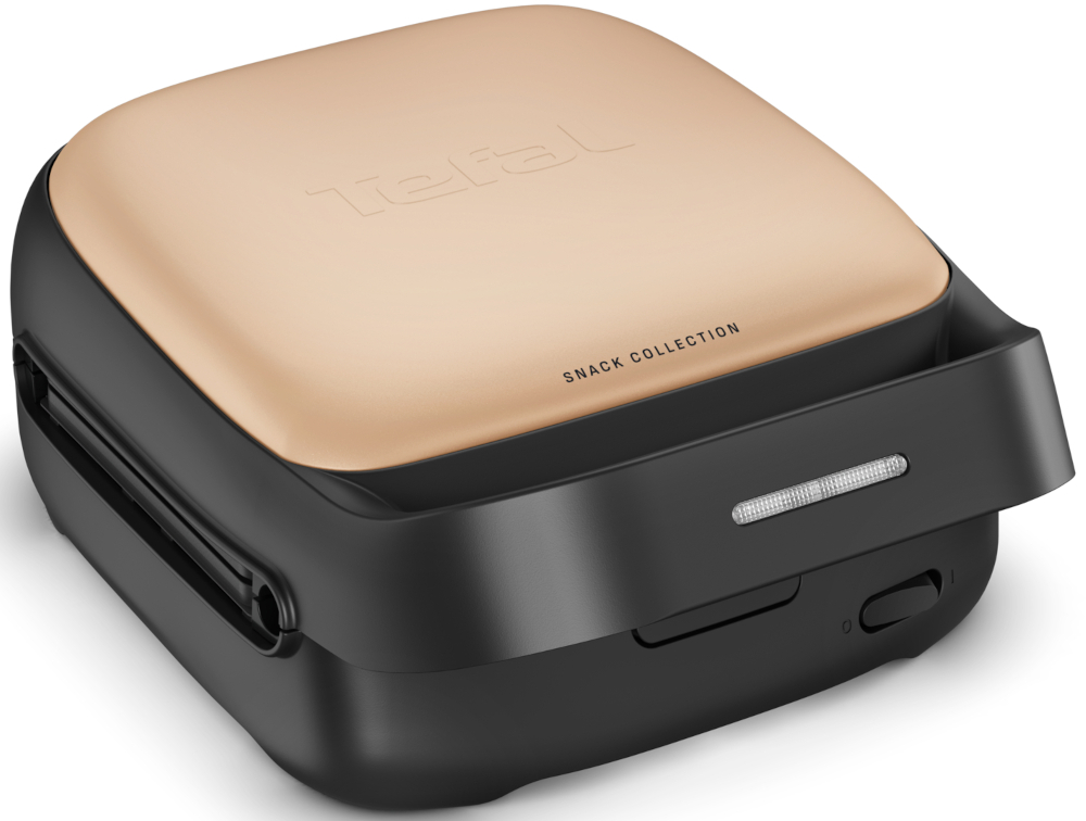 Zwarte en gouden wafelijzer met de merknaam Tefal.