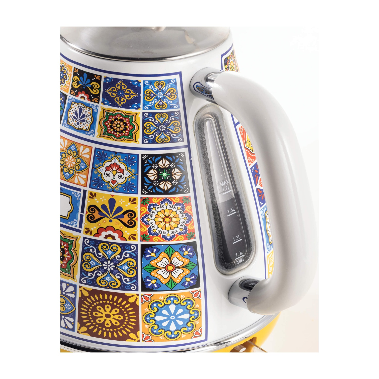 Bollitore con motivo floreale, manico bianco e indicatore livello acqua.