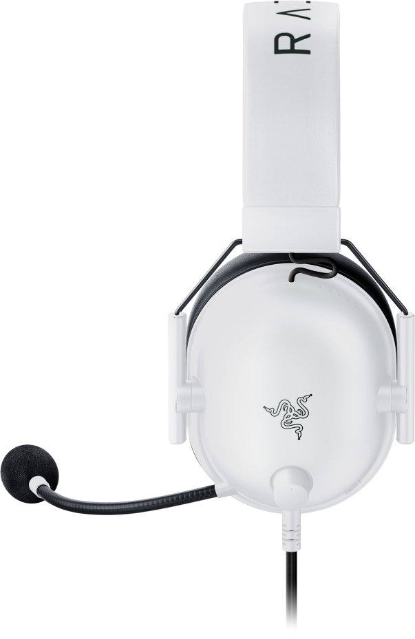 Weißes Gaming-Headset mit Mikrofon. Das Razer-Logo ist auf dem Ohrmuschel sichtbar.
