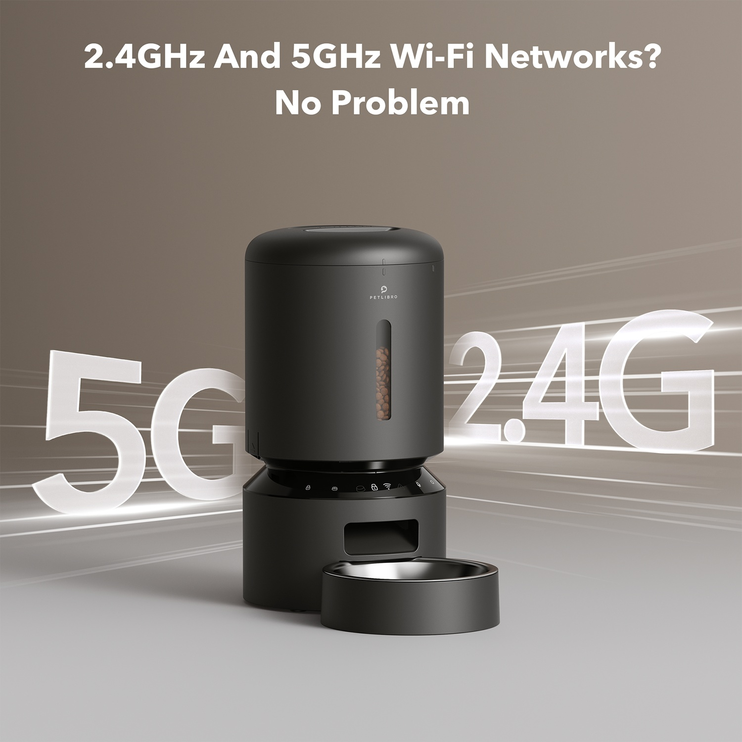 Black pet food dispenser with bowl, and text overlay of 5G and 2.4G Wi-Fi networks.