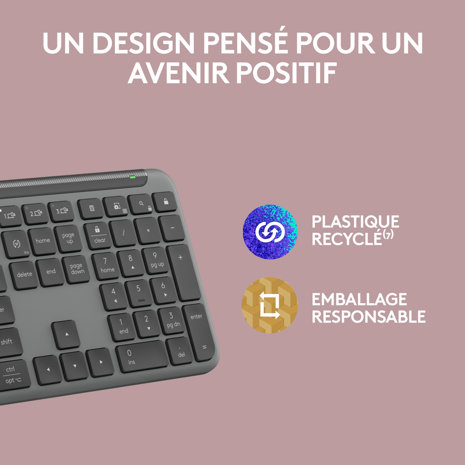 Clavier gris avec touches et texte sur plastique recyclé et emballage responsable.