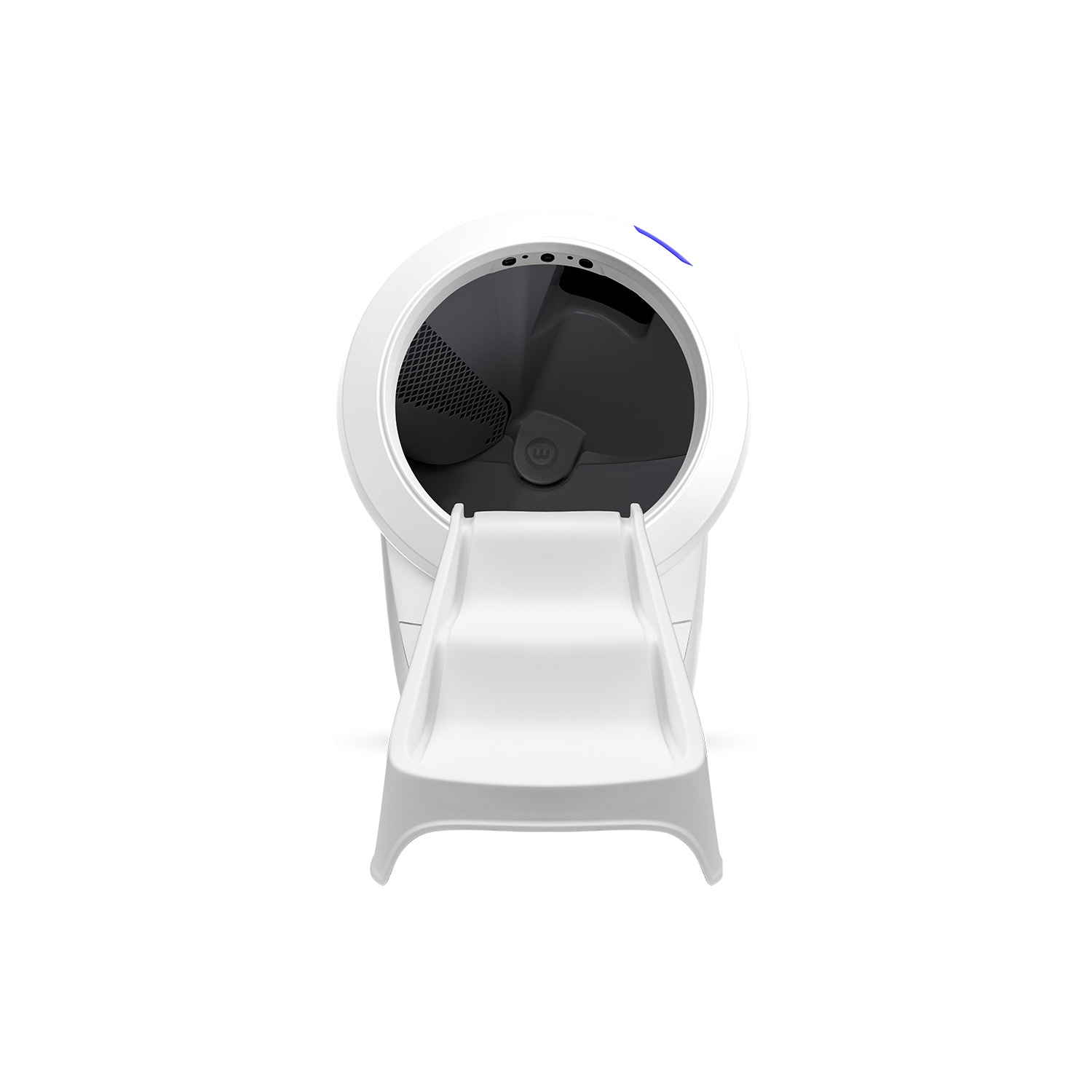 Witte automatische kattenbak, open. Binnencompartiment en oprit. Strak design, witte achtergrond.