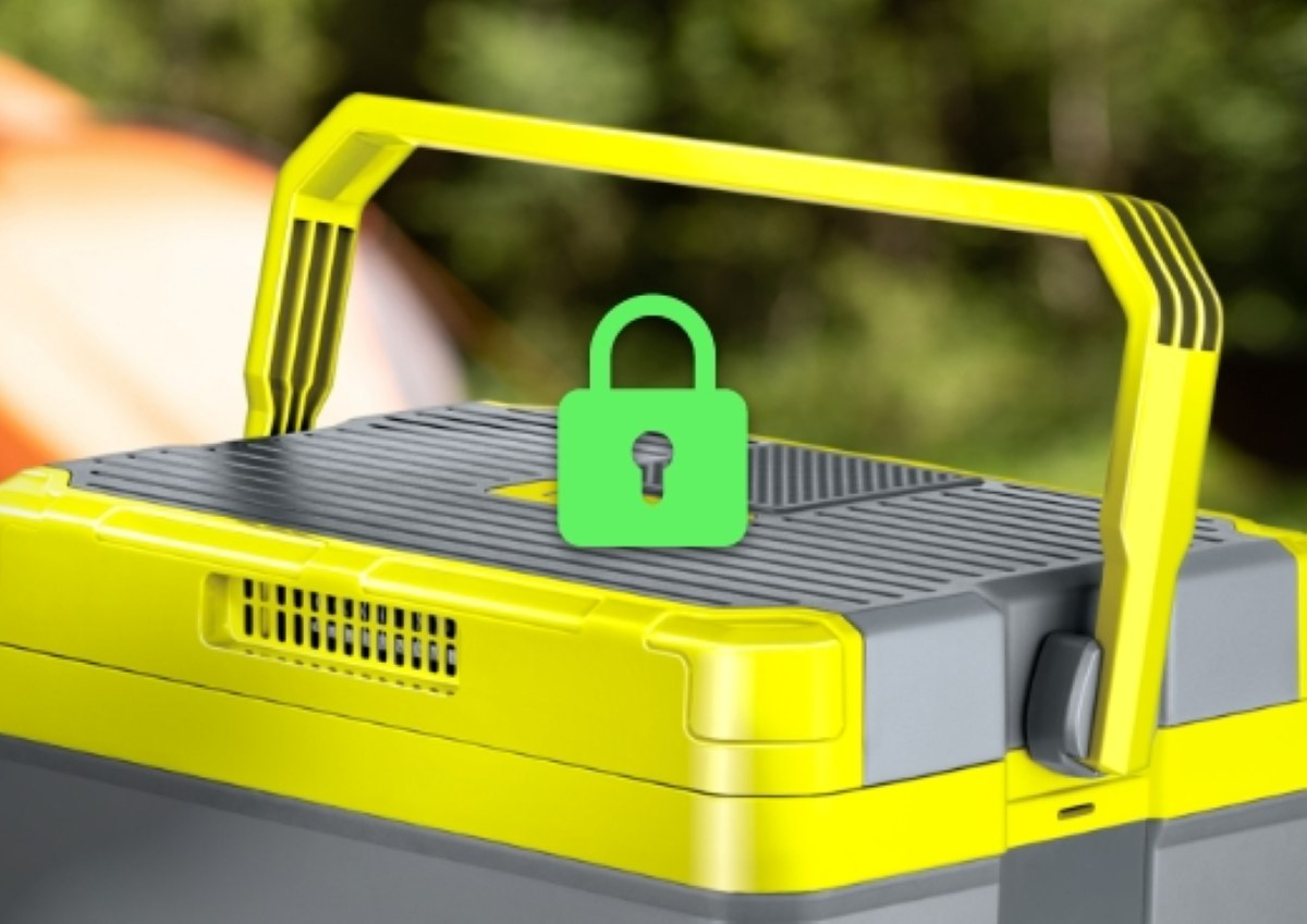 Żółto-szara chłodziarka z zieloną ikoną kłódki na górze, sugerującą bezpieczne zamknięcie.