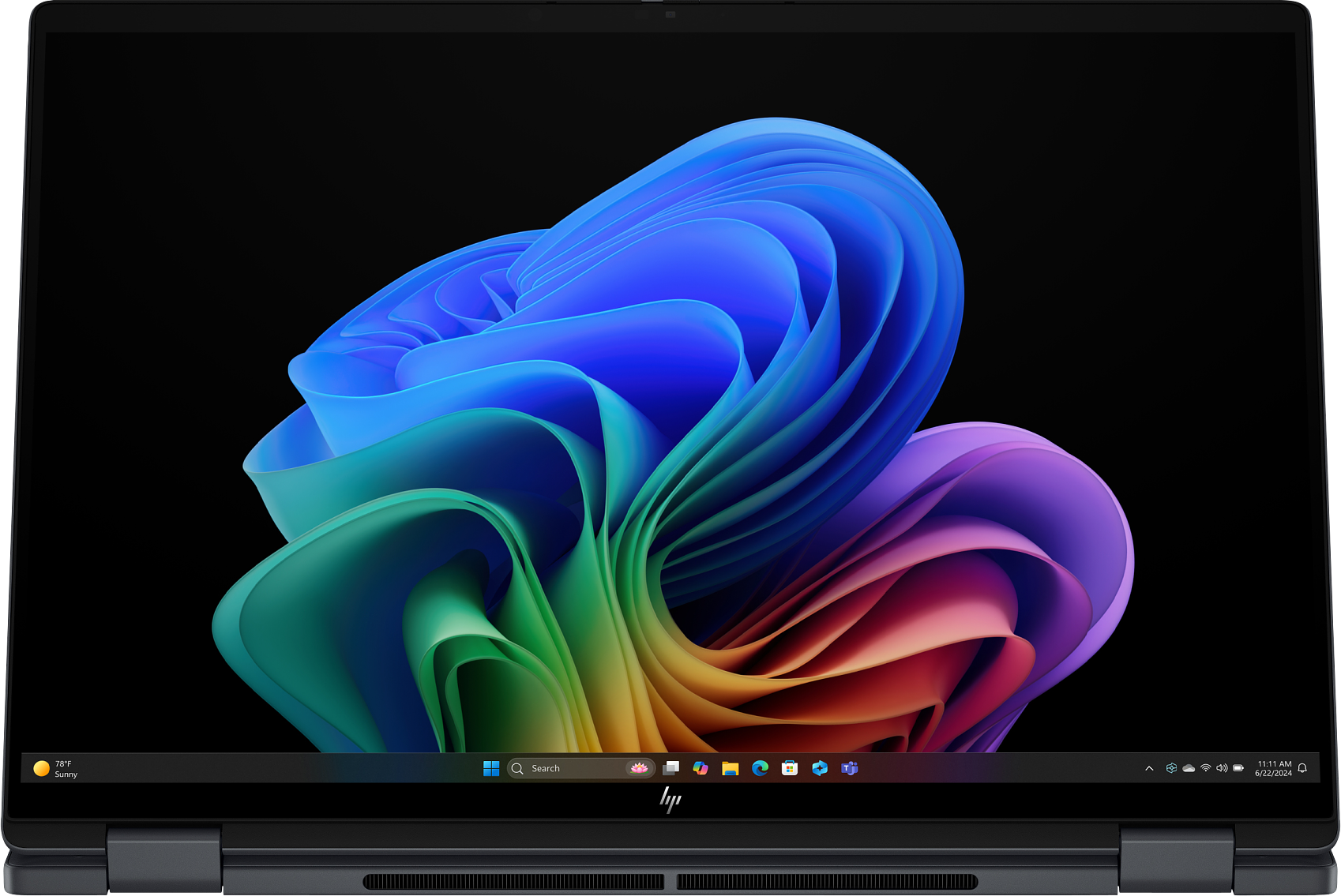 Laptop geöffnet, zeigt farbenfrohe abstrakte Kunst auf dem Bildschirm. Der Hintergrund ist schwarz.