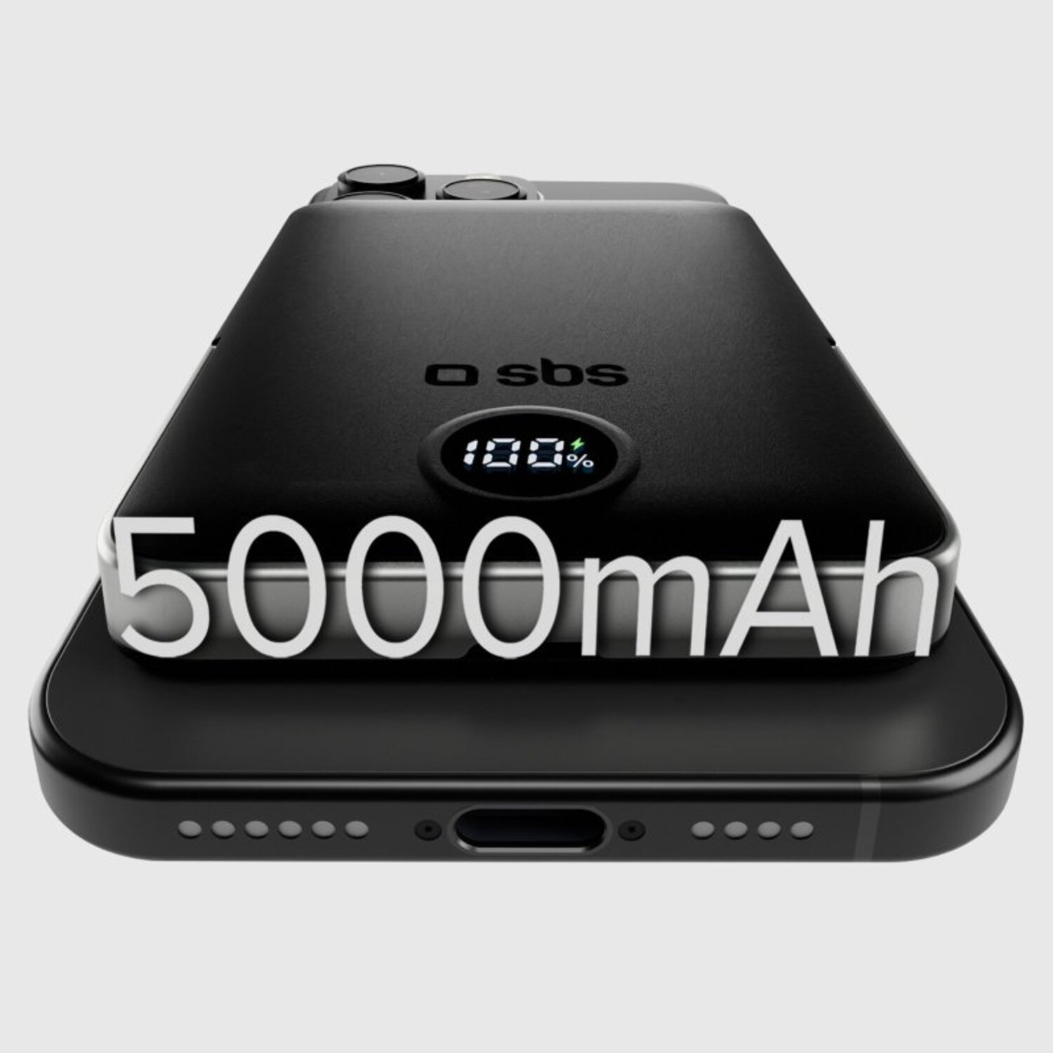 Téléphone noir avec une batterie externe de 5000 mAh attachée, avec une charge de 100 %.