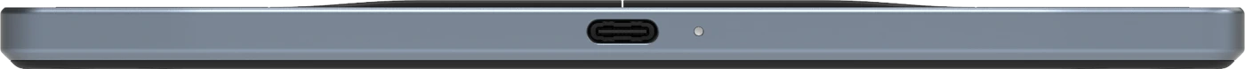 Primer plano de un dispositivo plateado con puerto USB-C.